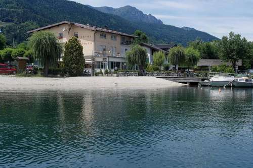 www.hotellapiroga.it