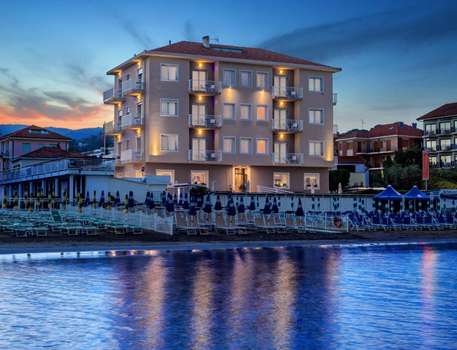 www.hotellabaia.it