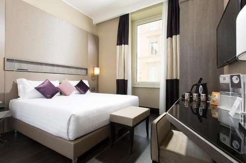 www.romelifehotel.com