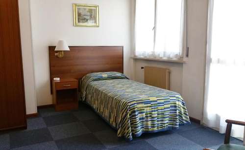 www.hotelcapriudine.it