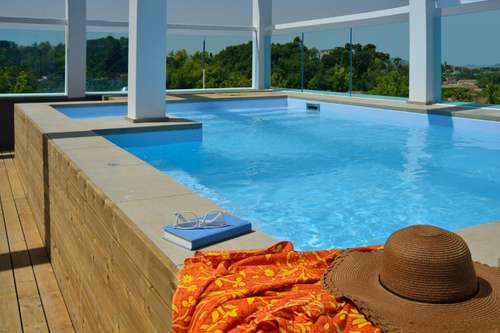 www.embassyhotelcattolica.it