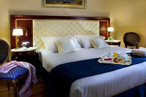www.hotelmondialrome.com