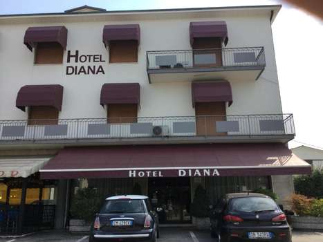 www.hoteldianalegnaro.it