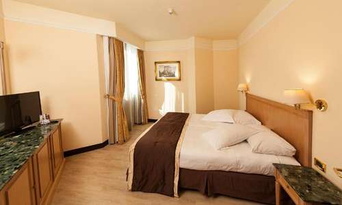 www.hoteldelavillevicenza.com