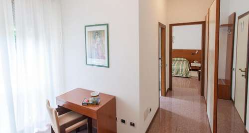 www.hotelrossini.net