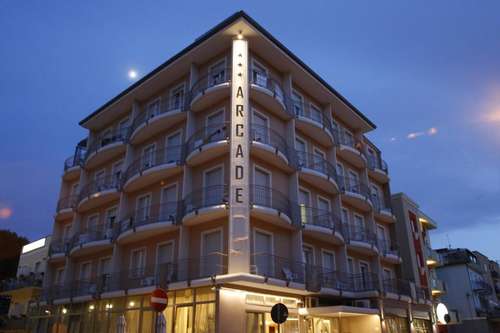 www.albergoarcade.com