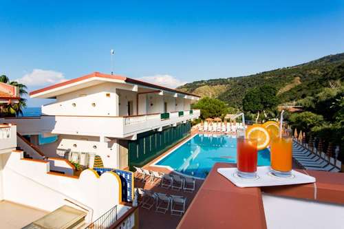 www.hotel-santalucia.it