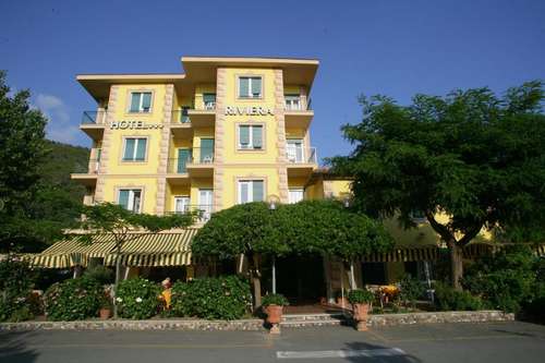 www.hotelrivieradeivamarina.it