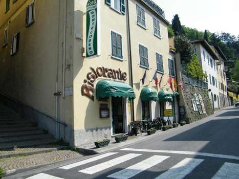 www.hotelmontecodeno.com