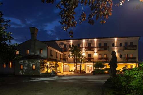 www.hotelanticomulino.com