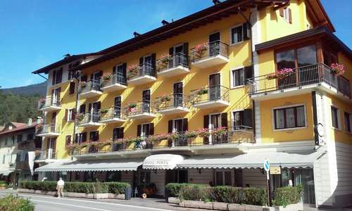 www.postahotel.com
