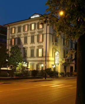 www.hotelresidenceparma.com