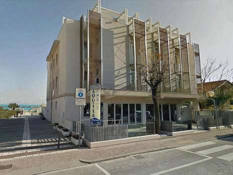 www.albergoaquila.com