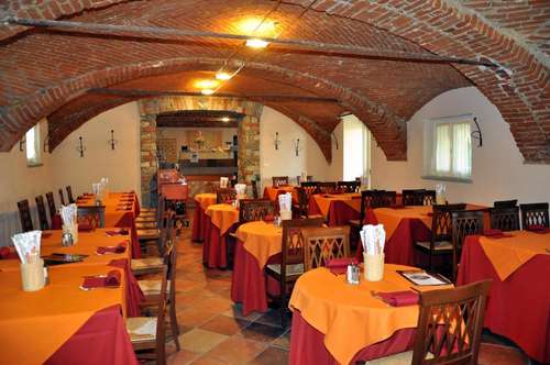 www.hotelristorantelatorretta.com