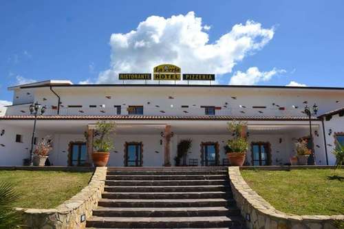 www.laperla-hotel.it