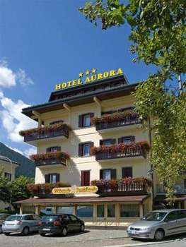 www.hotelaurora-auronzo.it