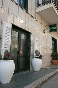www.hotelbisceglie.it