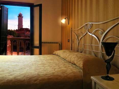 www.hotelalsoffiador.com