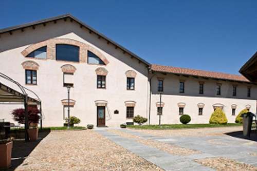 www.albergocortealbertina.it