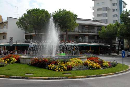 www.hotelcorallo.info