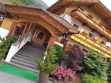www.santeshotel.com