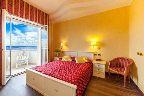 www.hotelimperialbeachrimini.it
