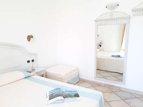 www.hotelcastelloditavolara.com