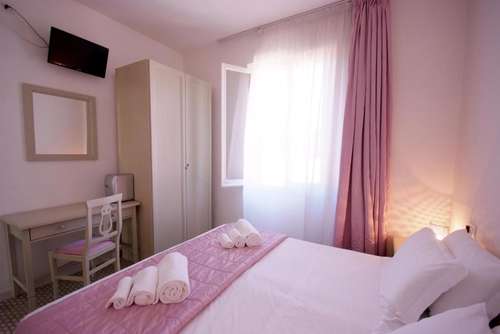 www.albergo10colori.it