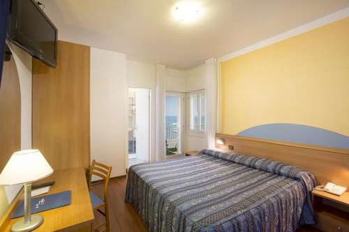 www.hoteladria.com