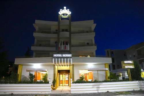 www.hotelroyalvasto.com