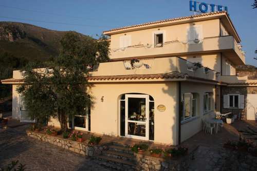 www.belvederesperlonga.it