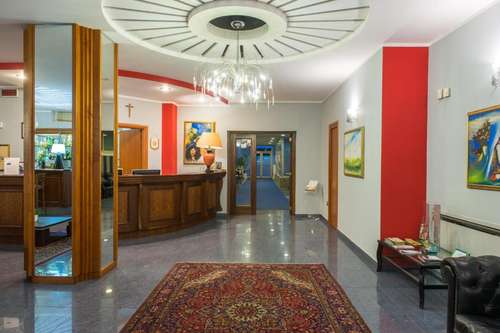 www.hotelroyalcosenza.it