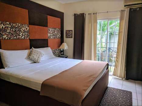 www.christarvillashotelja.com