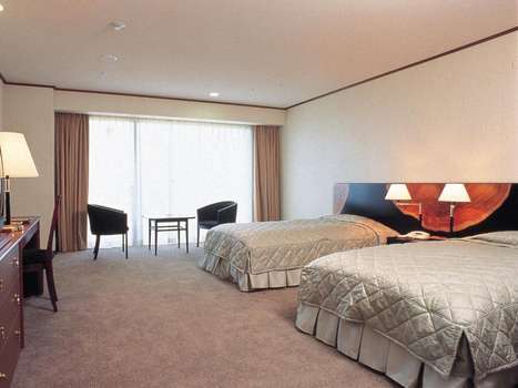 www.iwasakihotels.com