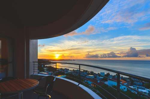 www.hotel-sunsethill.com