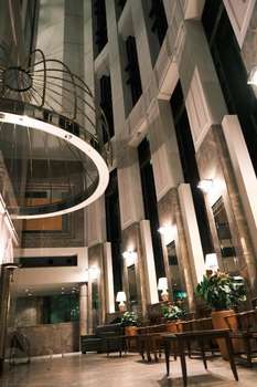 www.royal-art-hotel.co.jp
