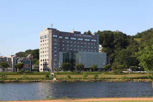 www.hoteldongbang.com