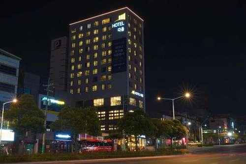 www.hoteldaoom.com