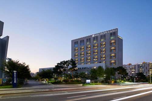 www.militopiahotel.com