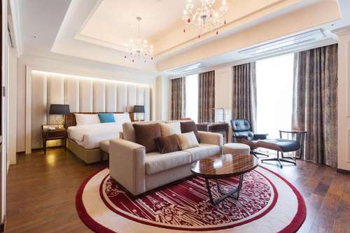www.hotelcharis.com