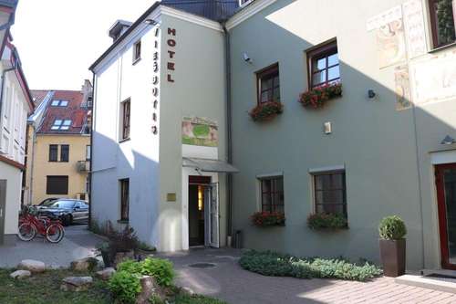 www.applehotel.lt