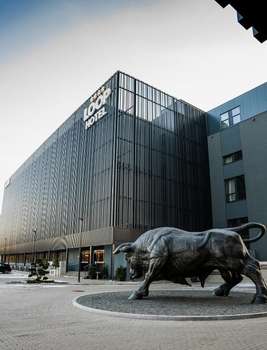 www.loophotel.lt