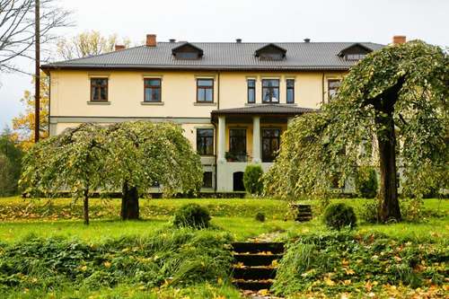 www.hotelgrasupils.lv