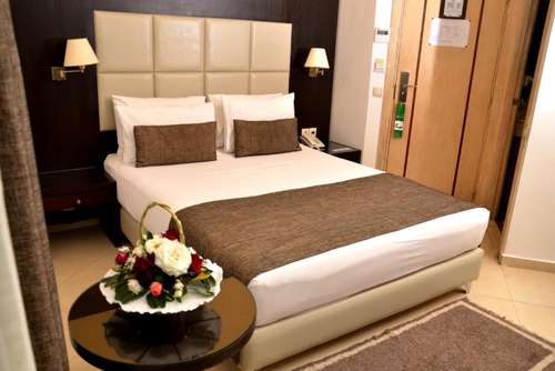 www.malakhotel.com
