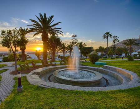 www.hotelclubalmoggar.com