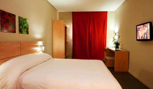 www.manzilhotels.com
