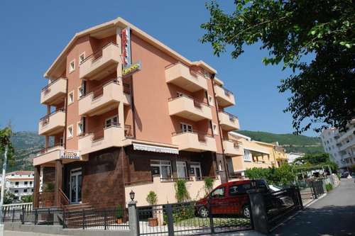 www.hotelfineso.com