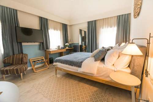 www.lavillabudva.com