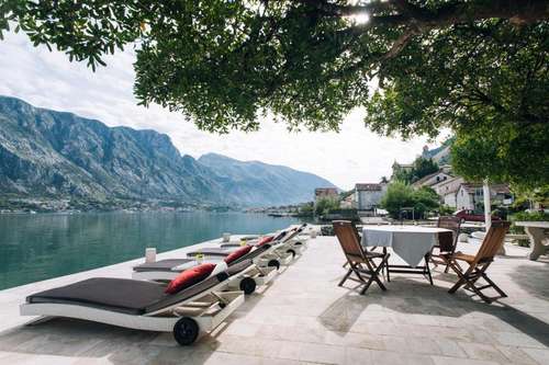 www.septemberhotels.com