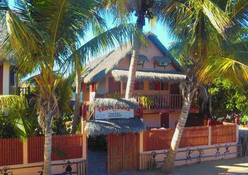 www.hoteltrecicogne.mg